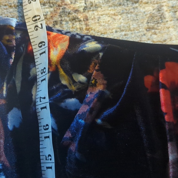 🌼❤️Vince Camuto Velvet Dress - Picture 9 of 9